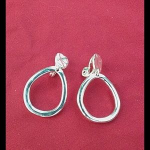 NWOT HMN silvertone clip on earrings